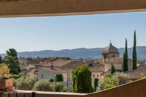 Bastide dou Pastre Family friendly house with amazing view