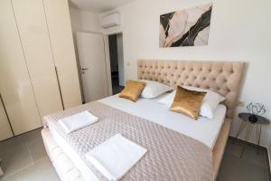 The Gold Apartment with terrace and garage