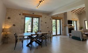 SeaForest Villa, Grand New! 2 km from Beach