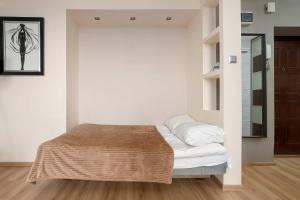 Modern Studio on Piotrkowska Street City View by Noclegi Renters