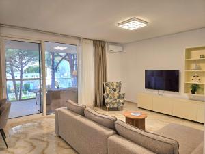 Beachside Deluxe Apartment