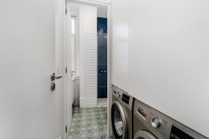 WHome Spacious Historic Lisbon Flat near Cais do Sodré