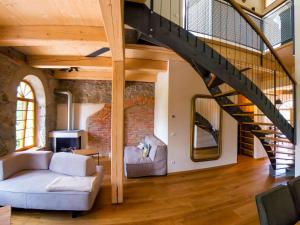 Große Galeriewohnung mit Whirlpool, Kamin & Fasssauna - Hexenburg bei Dresden