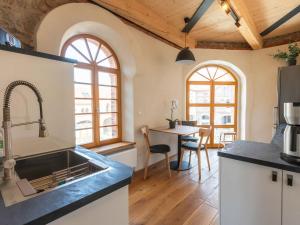 Große Galeriewohnung mit Whirlpool, Kamin & Fasssauna - Hexenburg bei Dresden