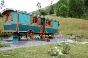 Maisons d'hotes Roulottes Montagne Pyrenees : photos des chambres