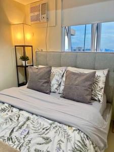 Cozy 1BR near Filoil Arena Greenhills San Juan City 7PM to 4PM Stay