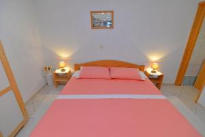 Roberto Apartments