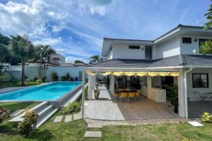 Stylish 5BR Pool wLush Garden @Nai Harn Beach