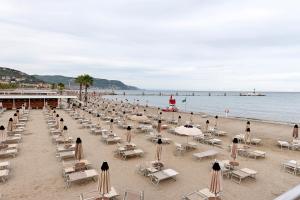 M&M House Beach - 4 salti dal mare