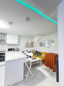 Central London rooms EC1V