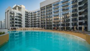 Chic 1BR Getaway Beach-Style Pool