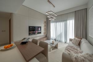 Chic 1BR Getaway Beach-Style Pool