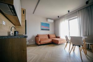 Chill in Łódź - Modern Studio with AC & Private Sleeping Area