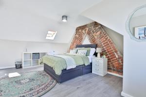 Apartment with Terrace, Cathays Cardiff Centre