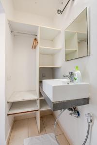 R03 - Chic & Cozy 3BR Home - Prime Location Rabat