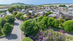 Culzean Road, Retreat