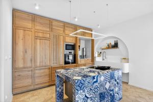 Paradeisos Suite