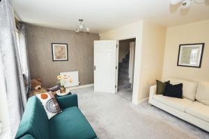 4-Bedroom Family Home in Mickleover - Private Driveway - Spacious Garden