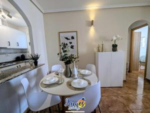 Central Torrevieja 2BR Pool Parking TV28