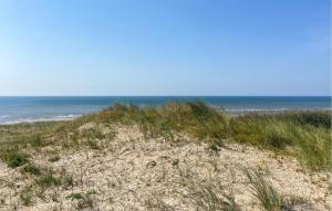 2 Bedroom Cozy Home In Noordwijk