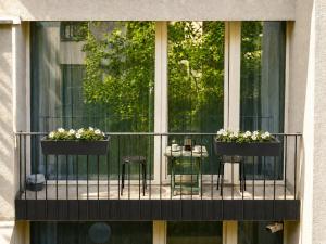 Quiet Courtyard and Parking