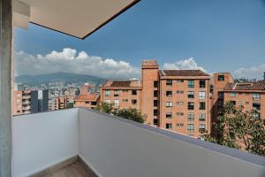 Loft con Balcon y Vista a la Ciudad l El Poblado