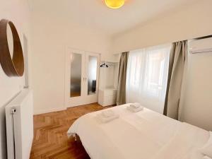 Modern 2BR Central Exarchia Apt I Walk to Metro & Museums