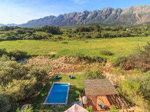 Mountain Cabin private hot tub and swimming pool
