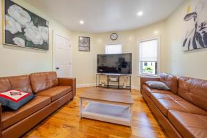 Family Retreat 4BR Boston - Near Redline & 5mins to Franklin Park Zoo - Free Parking 27