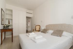GuestHost - Cozy Balcony Apartment X6 Guastalla