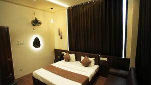 Hotel Crystal Rajkot
