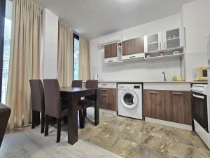 Prime Location Sea Garden & City Center Parking