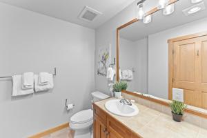 Red Hawk Townhome #2327 ; 2 100