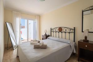 Villa Ocean Breeze - Steps away from the Beach