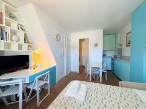 Cozy and cute studio flat with a sea view Lerici Monolocale vista mare