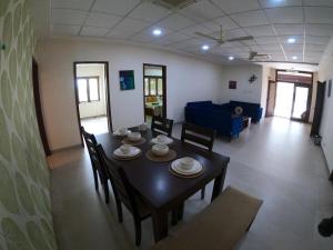 Croc Villa 3BHK pvt Pool by Roamigo