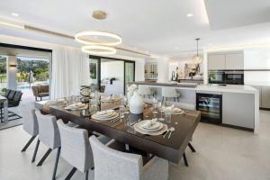 Luxurious 7-Bedroom Holiday House in Marbella
