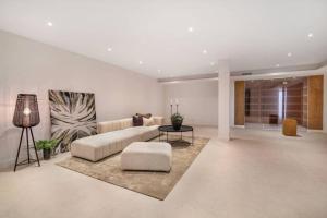 Luxurious 7-Bedroom Holiday House in Marbella