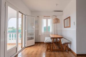 Villa Noelia - Magnificent Sea Views & Close to the beach