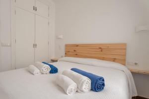 Villa Noelia - Magnificent Sea Views & Close to the beach