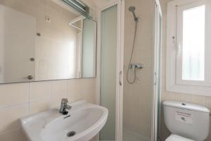Villa Noelia - Magnificent Sea Views & Close to the beach