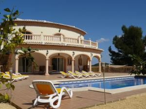 Villa Flor - Lovely 6 persons villa in Javea, close to amenities