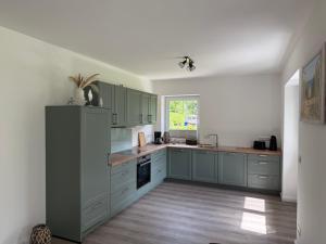 Großes Ferienhaus in Mellnitz auf Rügen mit 5 Schlafzimmer