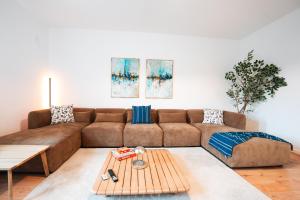 Premium 4BR Apartment, Stunning Views Overlooking the Central Station