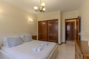 #366 Cozy 1BR Retreat Private Balcony