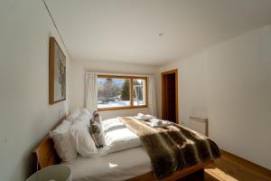 Luxury Chalet in Laax with Stunning Views