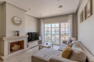 #318 Spacious 2BR Apartment Bright Interiors