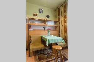 Feel The Old Socialist Style Apartment