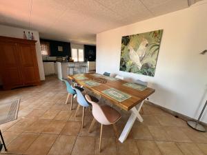 Casa Mas Fumats con piscina terraza y garaje AV-49
