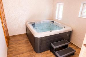 Korana River Retreat with Sauna & Jacuzzi and View by Destination GREEN Croatia